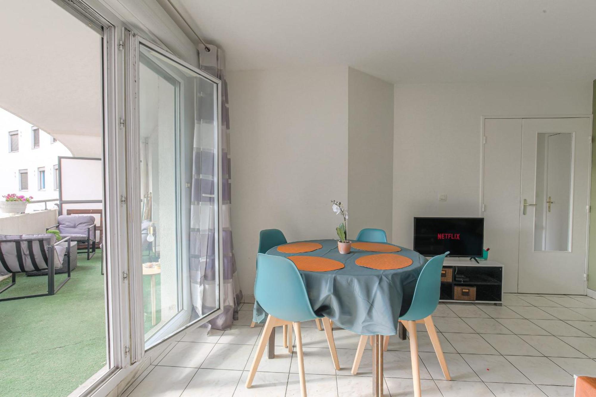 Apartamento Fonctionnel Et Calme Avec Parking Gratuit Villeurbanne