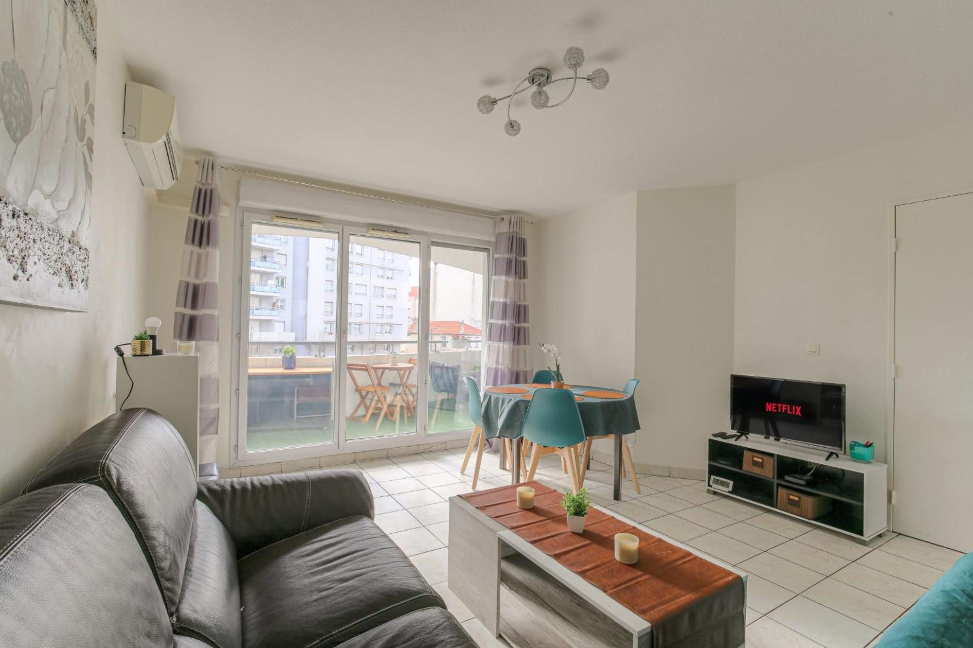 Apartamento Fonctionnel Et Calme Avec Parking Gratuit *