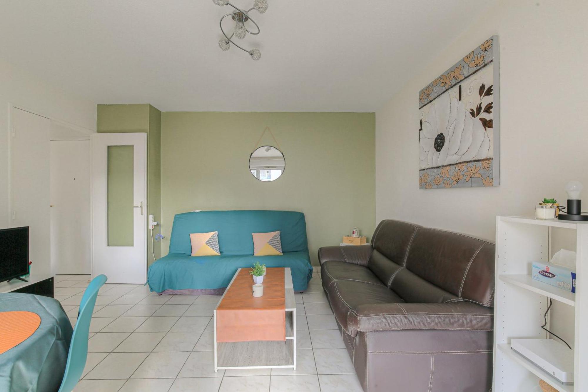 Fonctionnel Et Calme Avec Parking Gratuit Apartment Villeurbanne