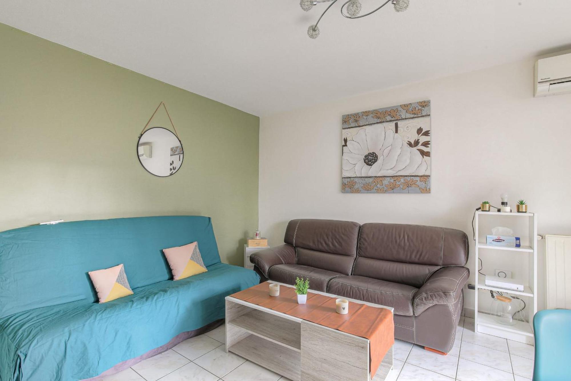 Fonctionnel Et Calme Avec Parking Gratuit Apartment